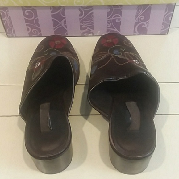Brighton brown embroidered slip on size 9 - Picture 3 of 6